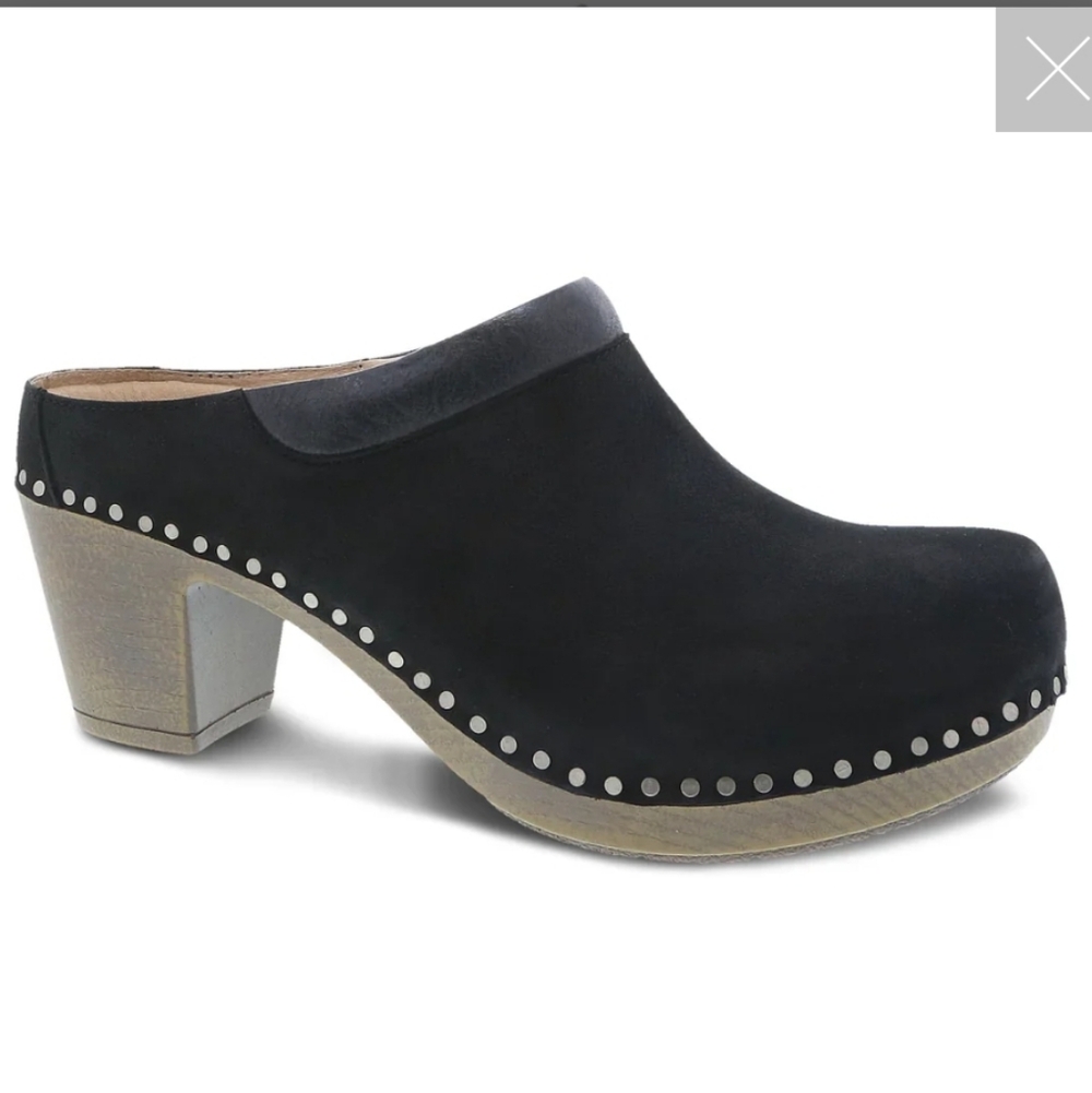 Dansko Sammy Heeled Mule Clog Black Leather Women’s 38 EU 7.5–8 Studded Classic